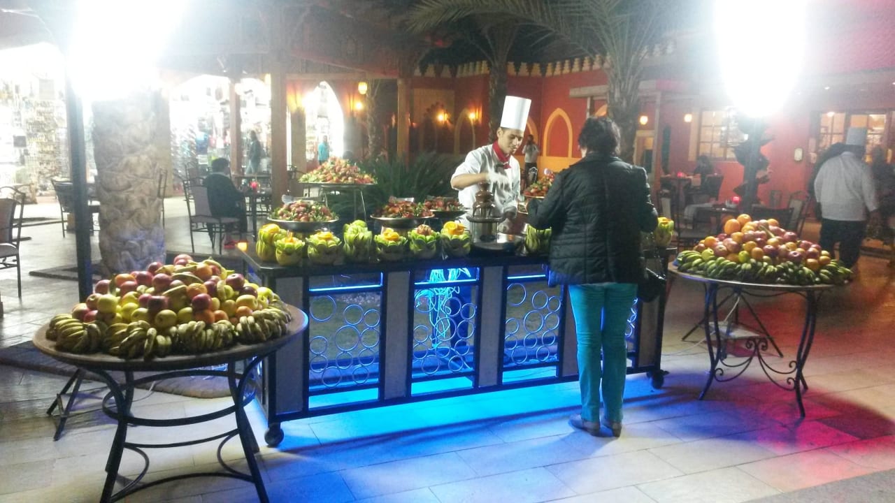 Toller Schokobrunnen draußen Pickalbatros Alf Leila Wa Leila Resort - Neverland Hurghada