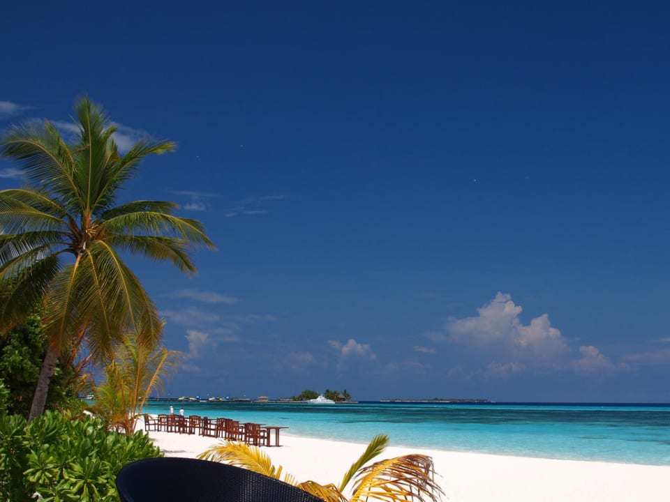 Strand Kuredu Island Resort & Spa