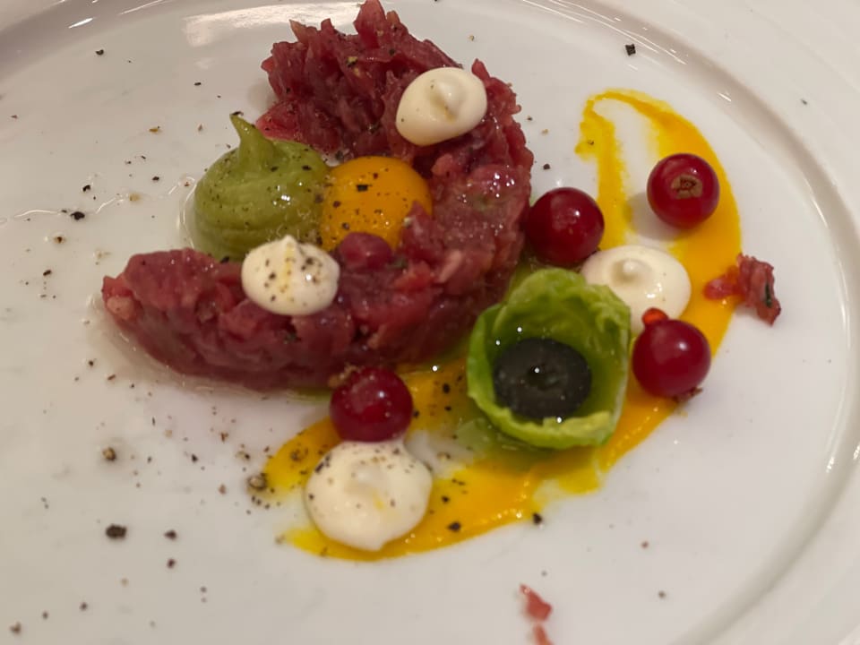 Gastro Acanthus Cennet Barut Collection