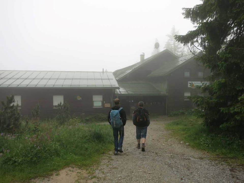 Hütteneingang Falkenstein Schutzhaus