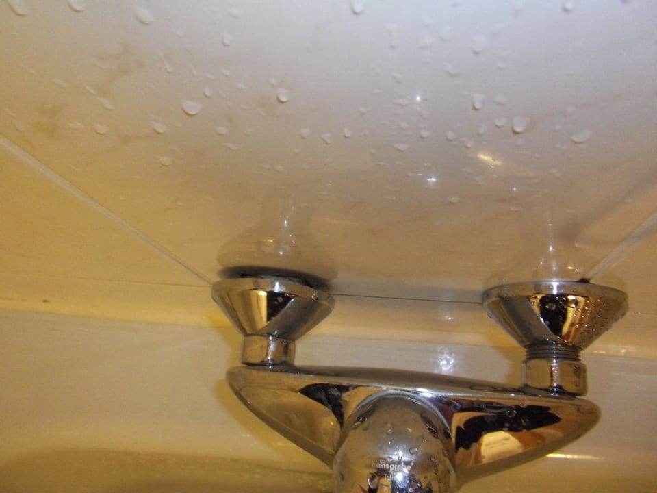 Badezimmer Renaissance Hamburg Hotel