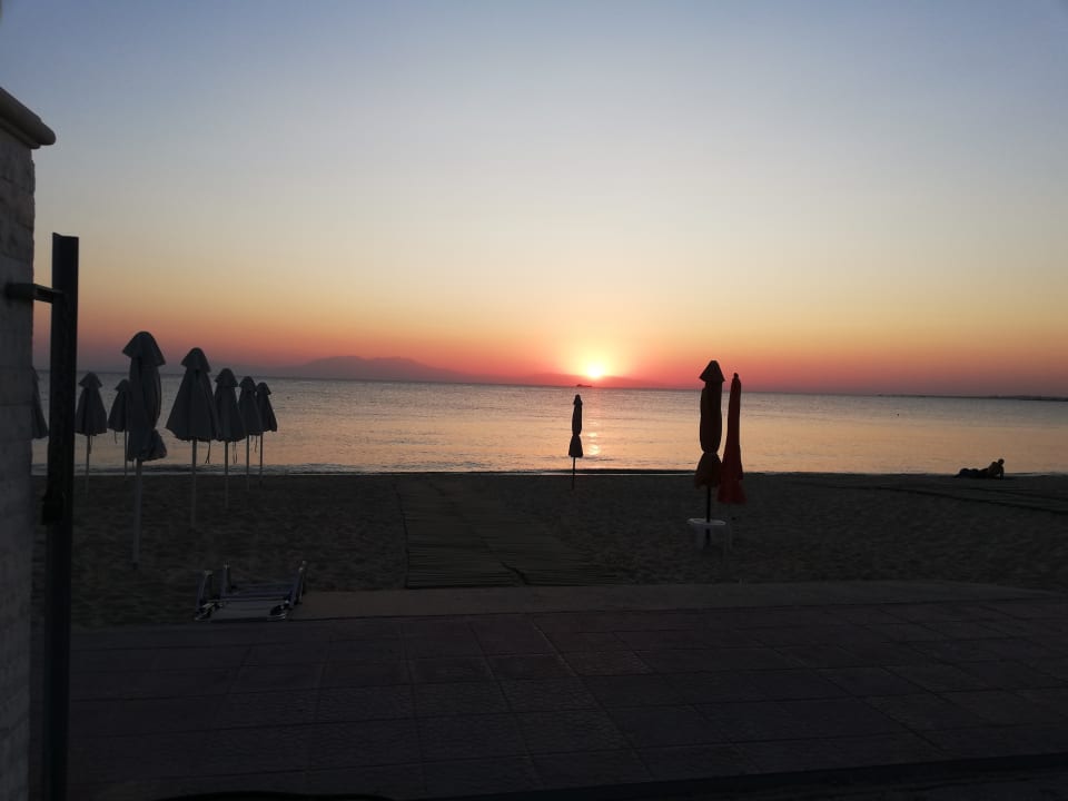 Strand Hotel Portes Beach