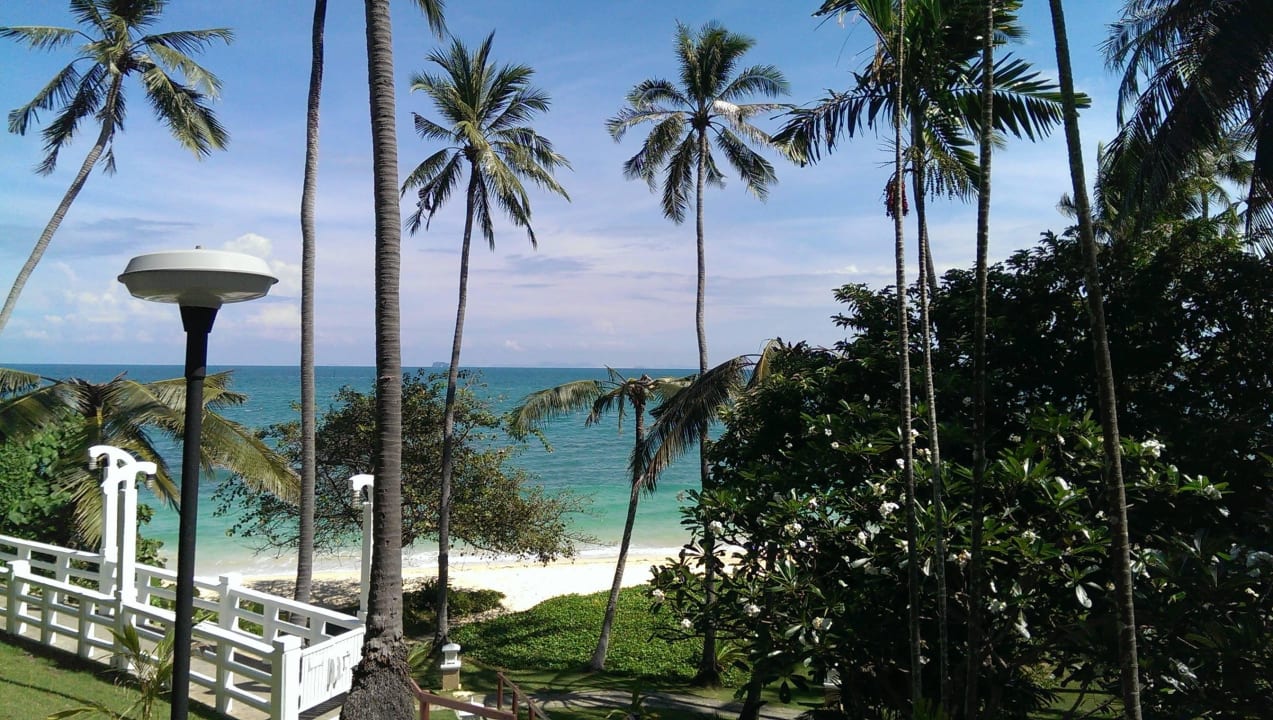 Weg zum beach Cape Panwa Hotel