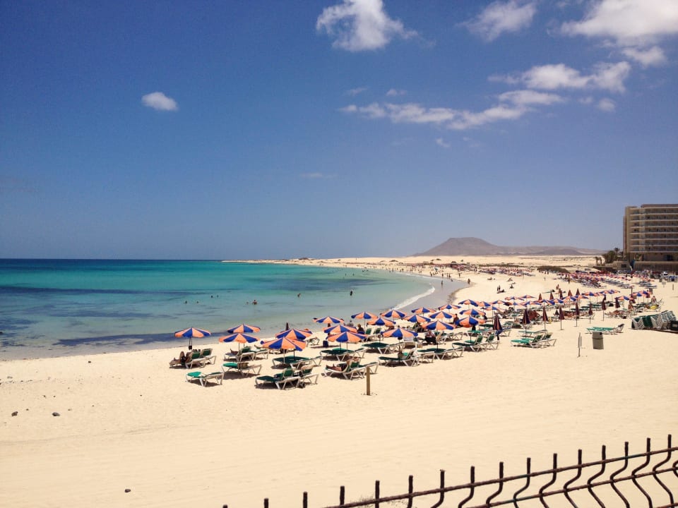 Strand vorm Hotel Hotel Riu Palace Tres Islas