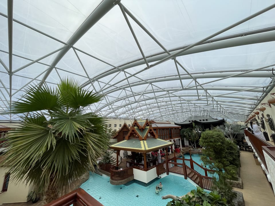 Pool Sieben Welten Hotel & Spa Resort