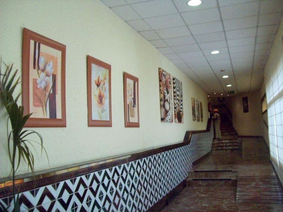 Gang vom Speiseraum Hotel Best Siroco