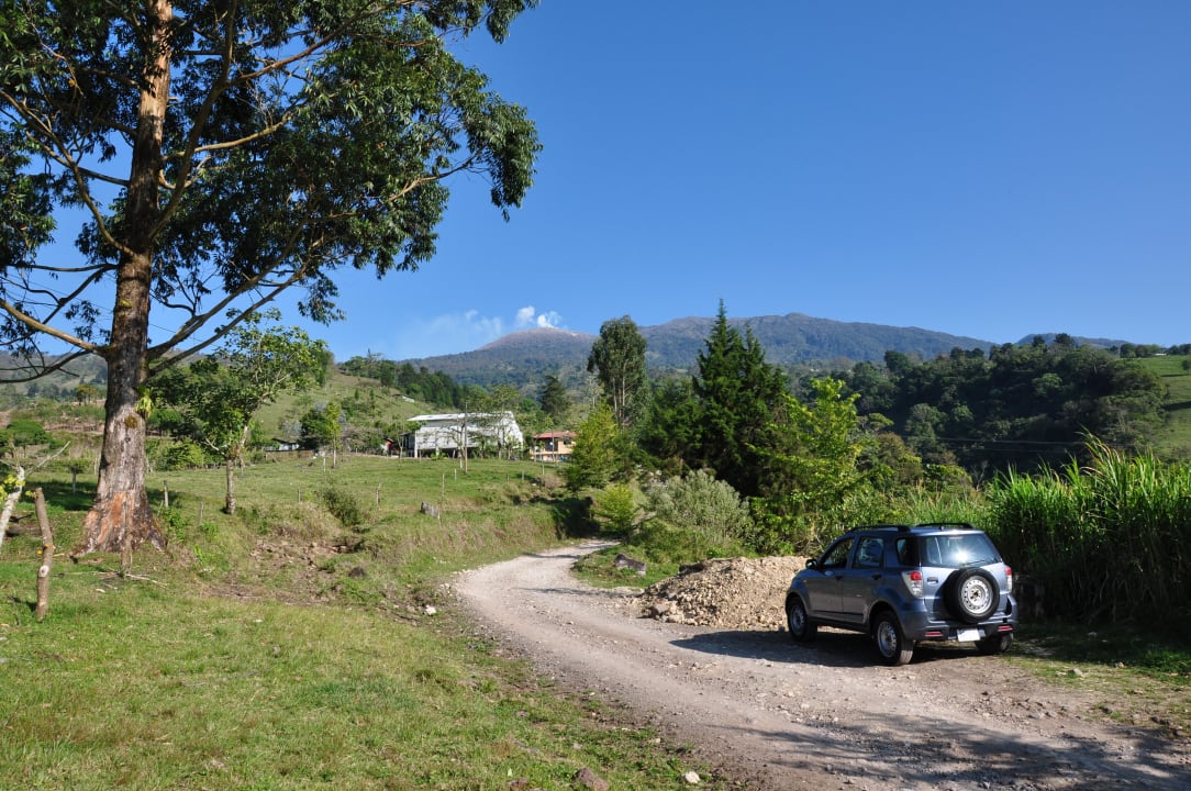 Der Turrialba qualmt Hotel Guayabo Lodge