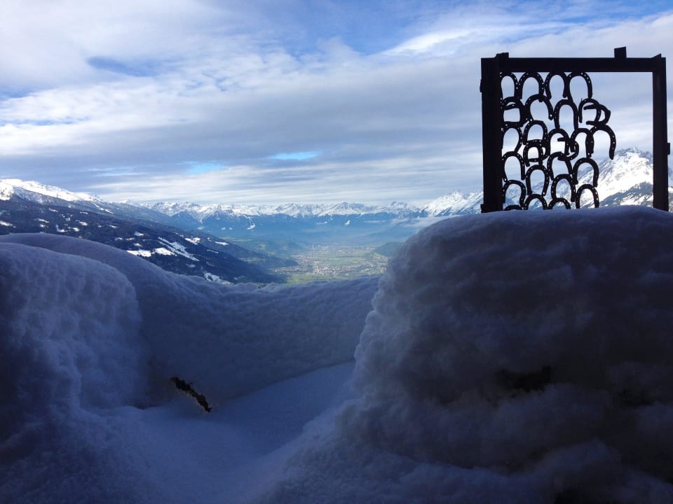 Verschneite Terrasse  Naturhotel Grafenast