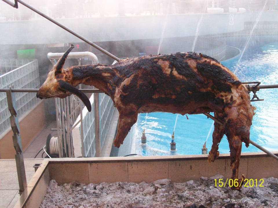 Hammel am Spieß Alaiye Resort & Spa