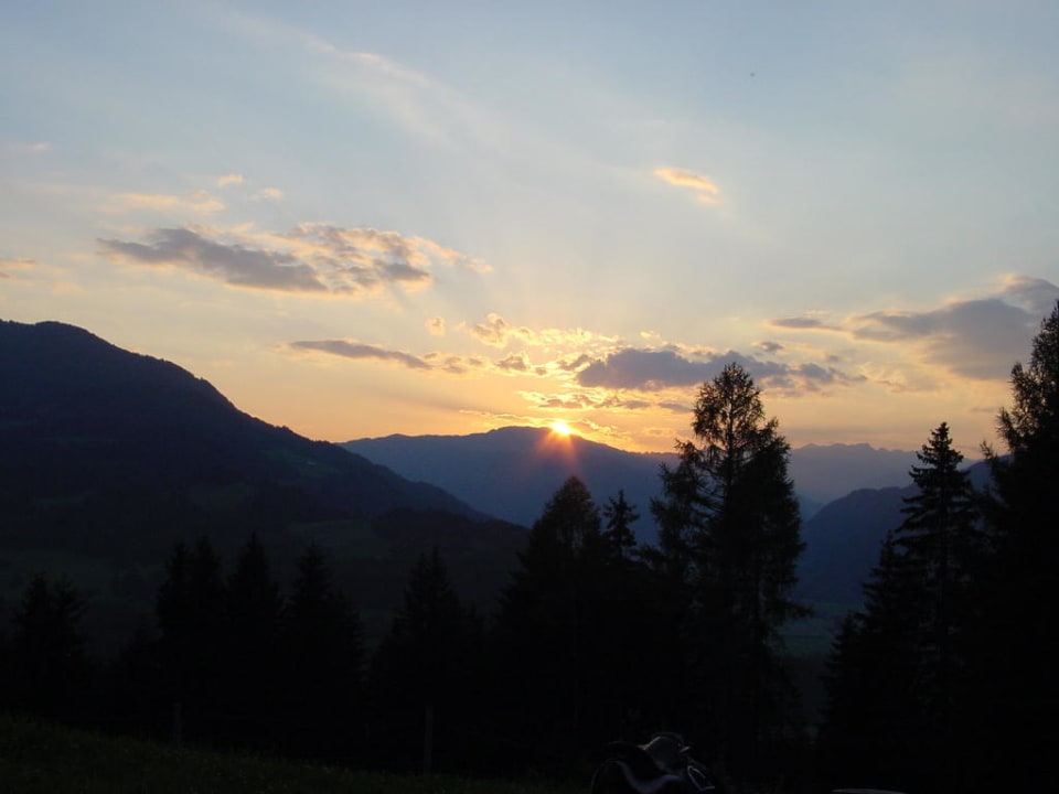 Sonnenuntergang Almhütte Naturparkpartner Bauernhof und Ferienhaus Sperl