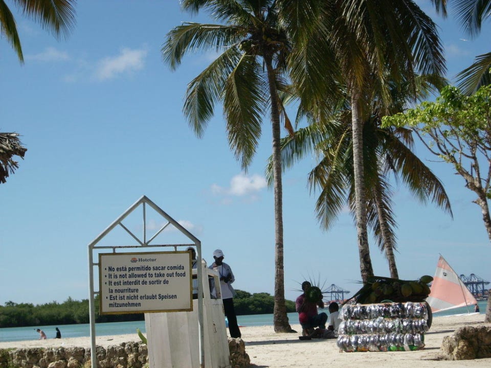 Abgegrenzter Strand BelleVue Dominican Bay