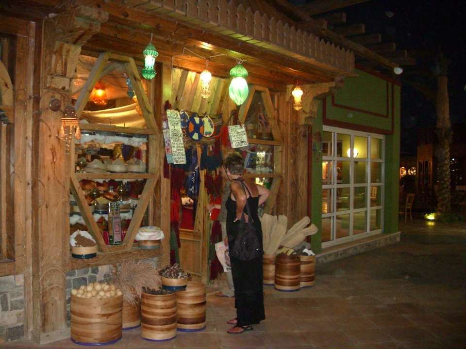 Geschäfte in der Hotelanlage Reef Oasis Blue Bay Resort