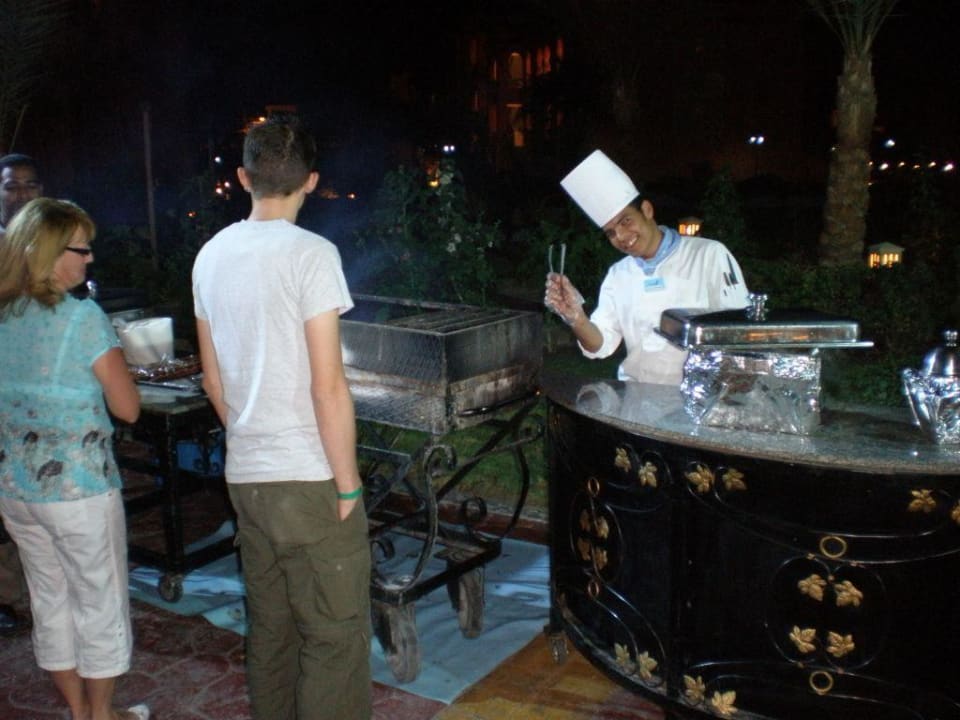 Abendessen im Hauptrestaurant Crocodile Pickalbatros Aqua Park Resort - Hurghada