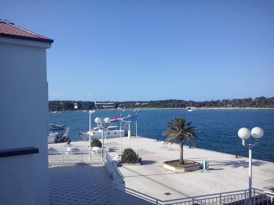 Bootanlegestelle Hotel Loza