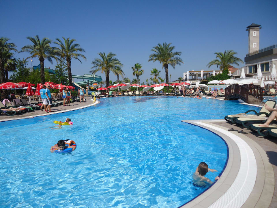 Großer Pool Aydinbey Famous Resort