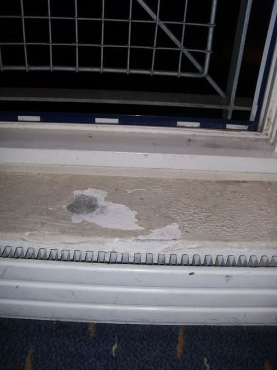 Mauer ausgeschlagen Hotel Osterport
