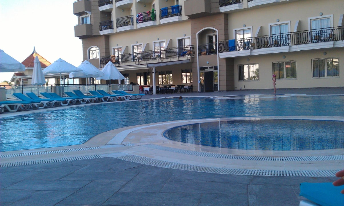 Pool Side Mare Resort & Spa