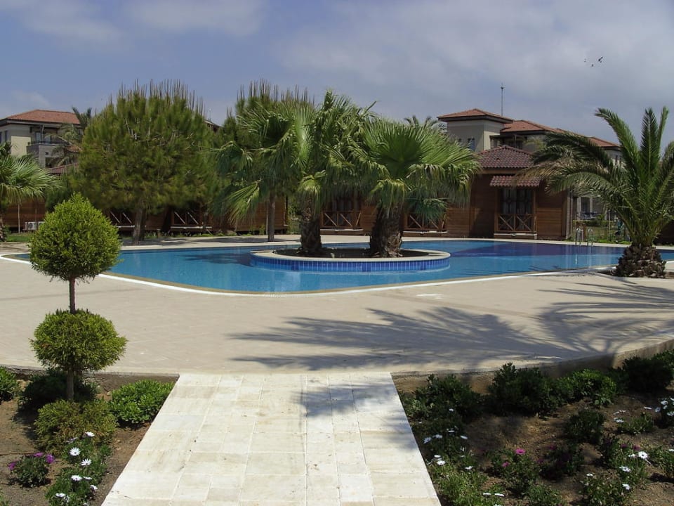 Poolanlage der neuen Apartments Calimera Serra Palace