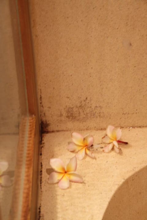 Blumendeko im Bad Anantara Bophut Koh Samui Resort