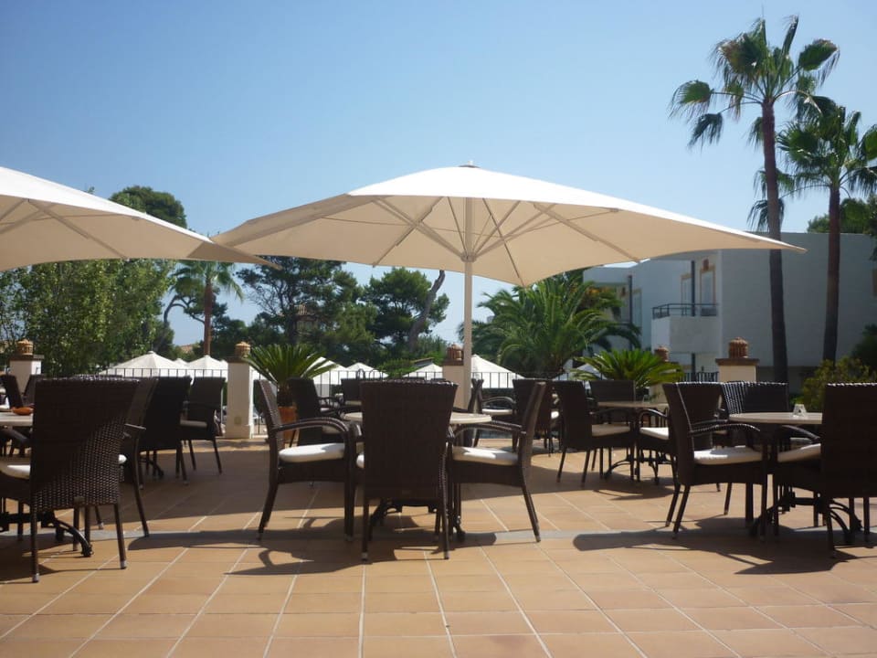 Terrasse vor dem Hoteleingang Prinsotel Mal Pas (Adults only)
