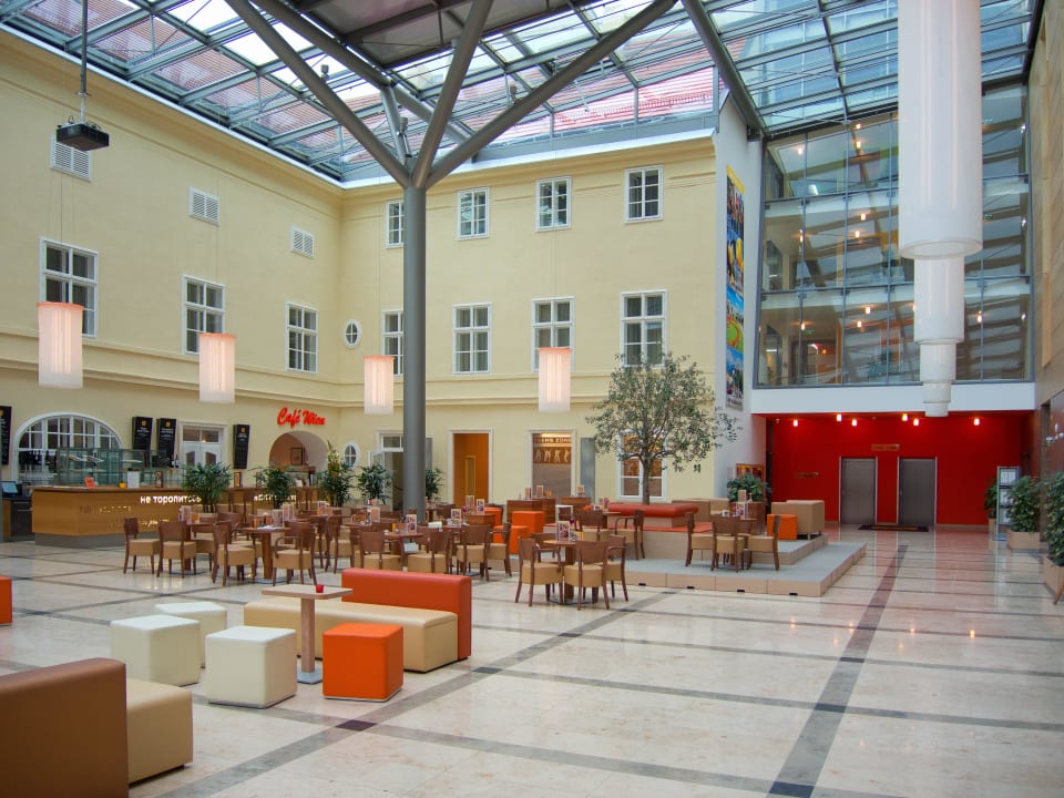 Arkaden Innenhof JUFA Hotel Wien City