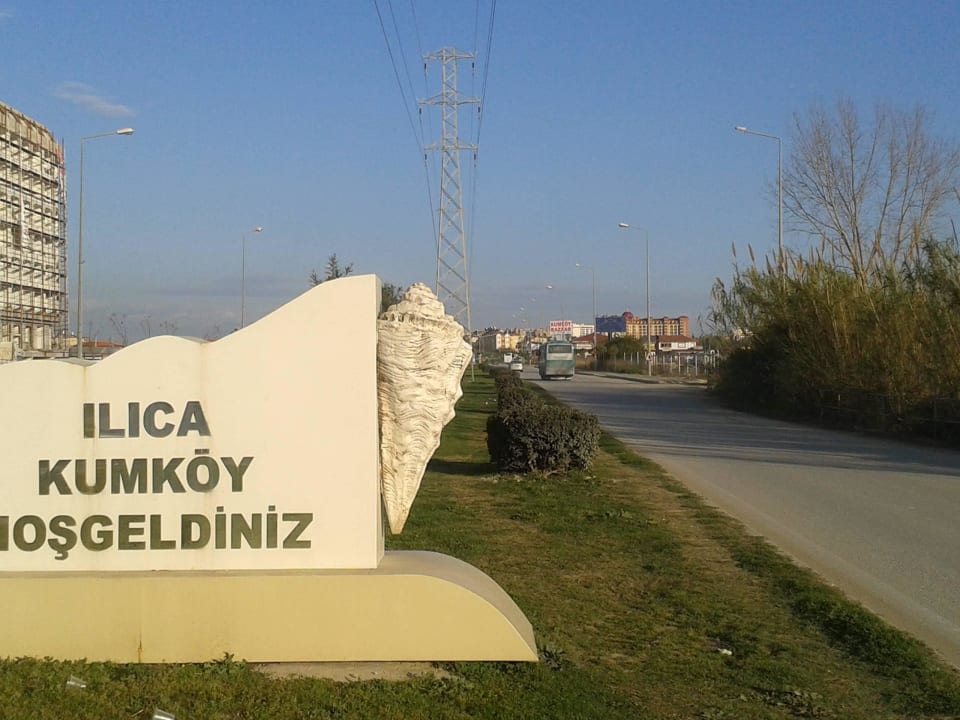 Liegt genau zu Beginn von Kumköy Dream World Aqua Hotel