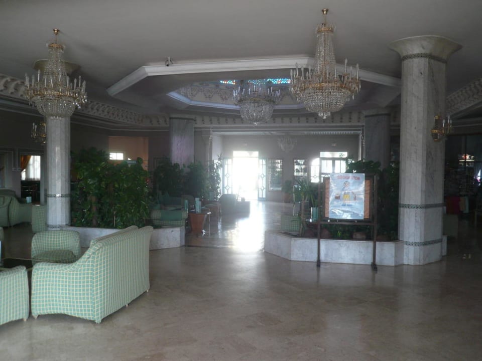 Hall Hotel Le Tivoli