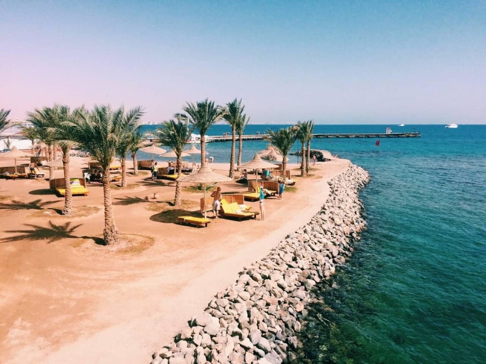 Пляж Desert Rose