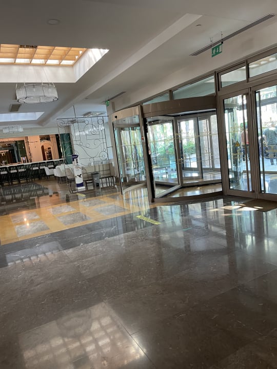Lobby Port Side Resort Hotel
