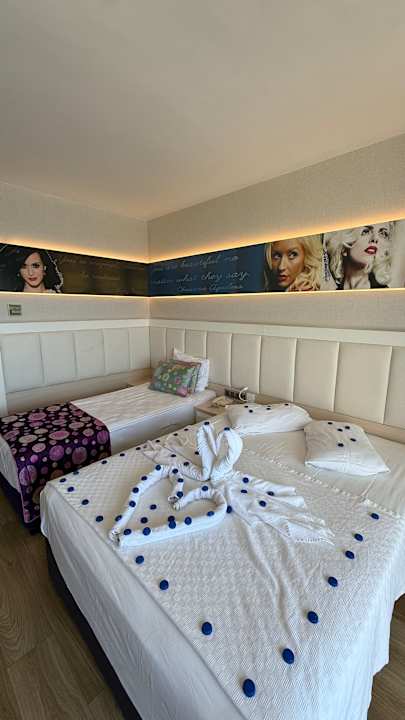 Zimmer Azura Deluxe Resort & Spa Hotel