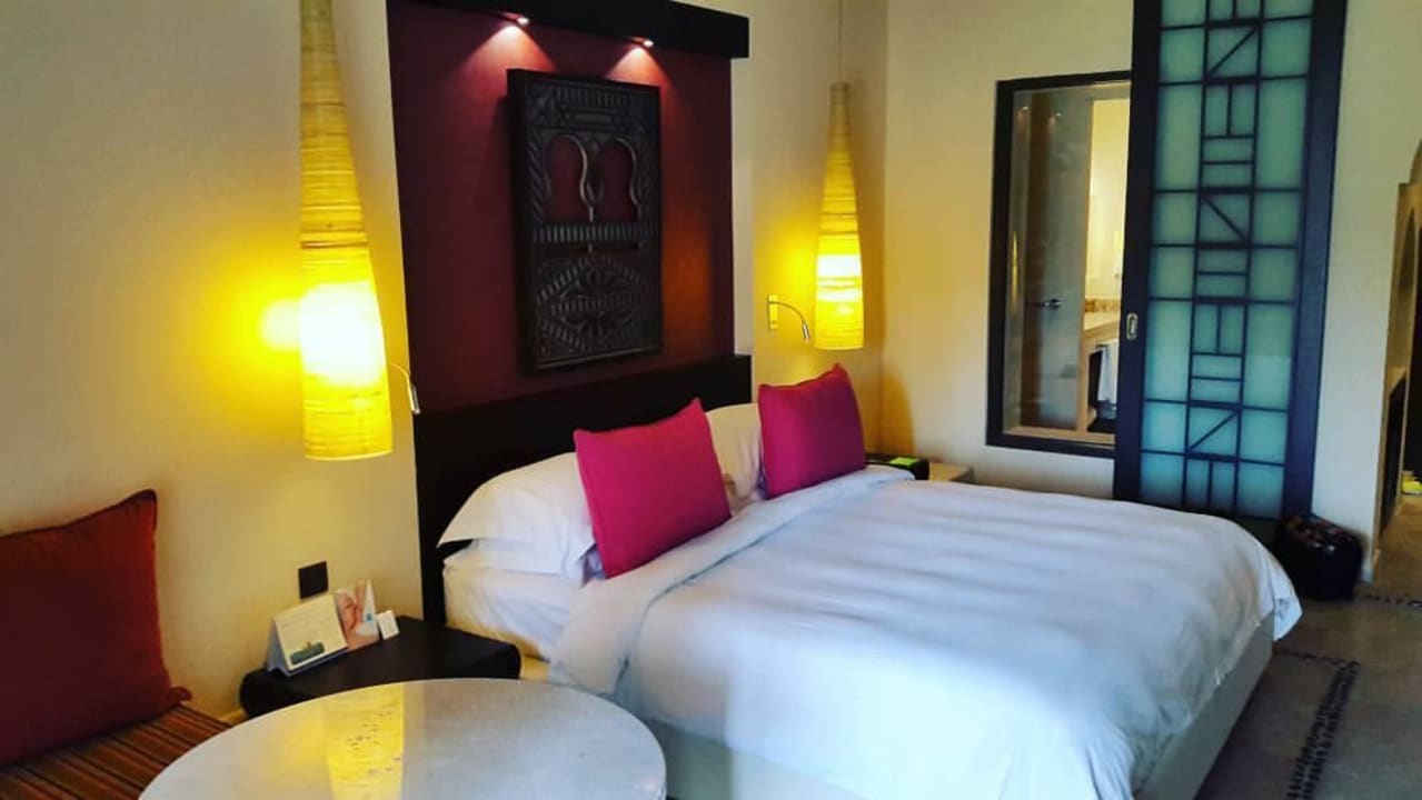 Wohn- und Schlafbereich Salalah Rotana Resort