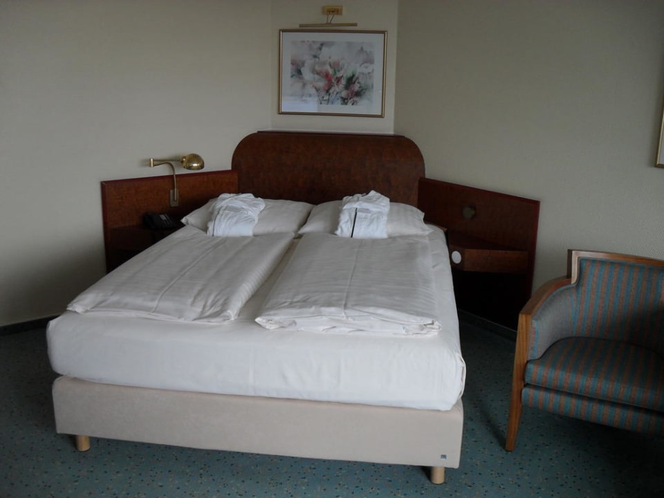 Das Bett  Lindner Hotel Dusseldorf Seestern, part of JdV by Hyatt