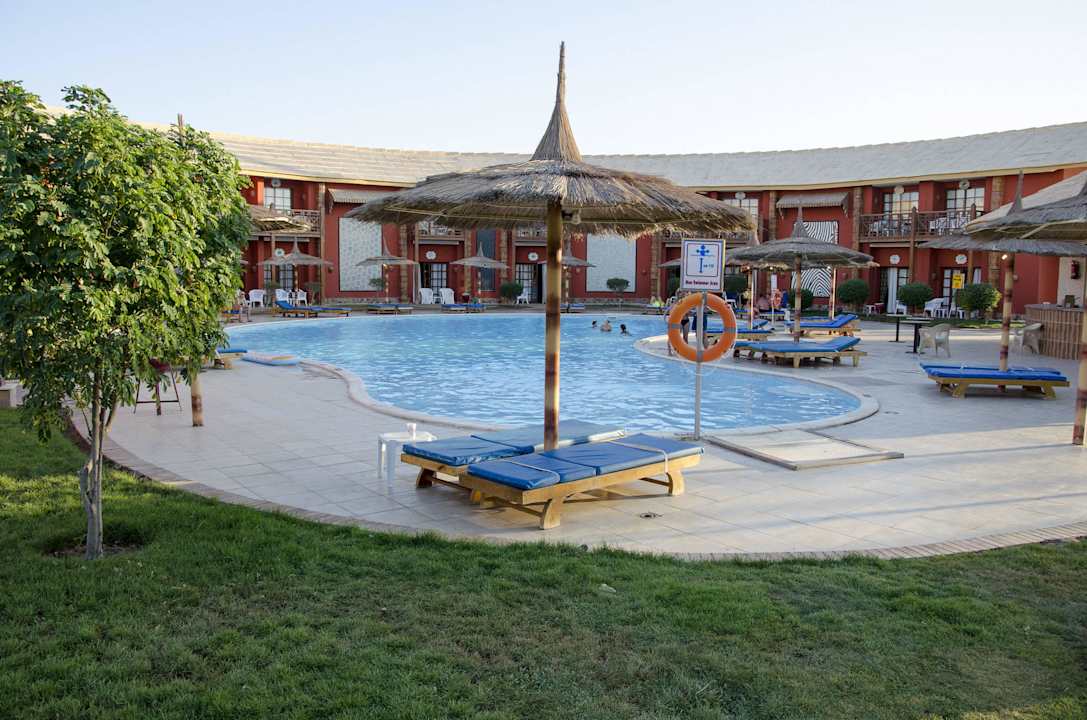 Pool im kleinen 400er Bereich Pickalbatros Alf Leila Wa Leila Resort - Neverland Hurghada