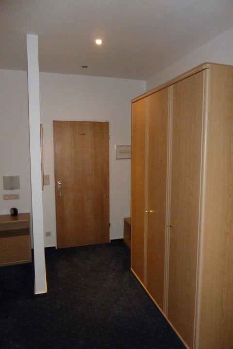 Doppelzimmer Eingang Hotel Dahl