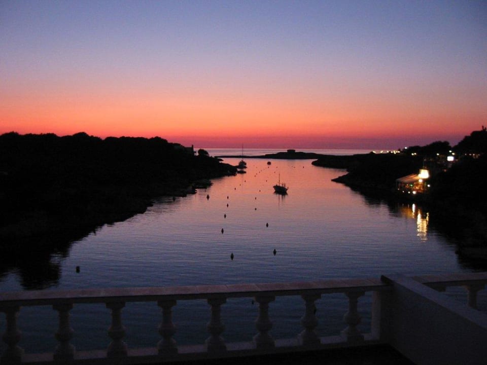 Und dazu eisgekühlten Rosewein Hotel Bahia