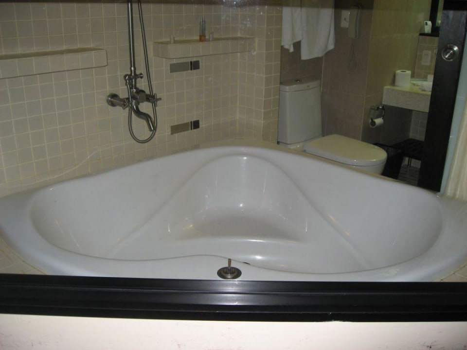 Riesige Badewanne Novotel Chumphon Beach Resort And Golf