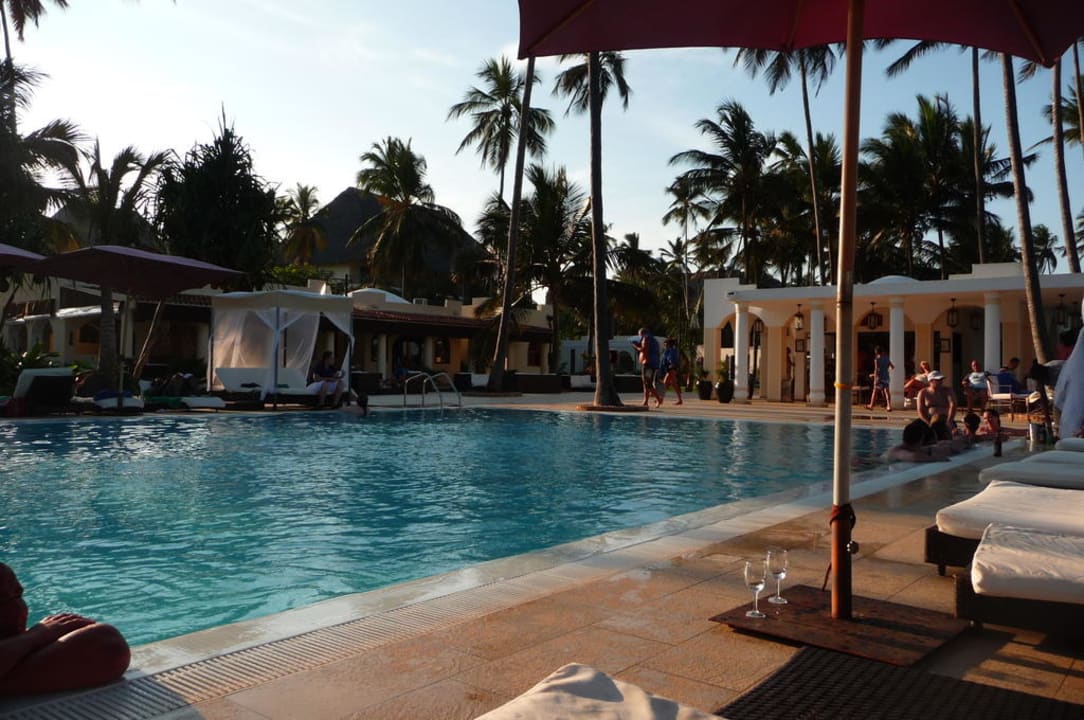 Sun Downer am Pool TUI Blue Bahari Zanzibar