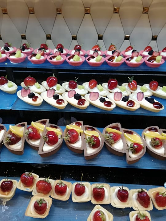 Gastro Azura Deluxe Resort & Spa Hotel