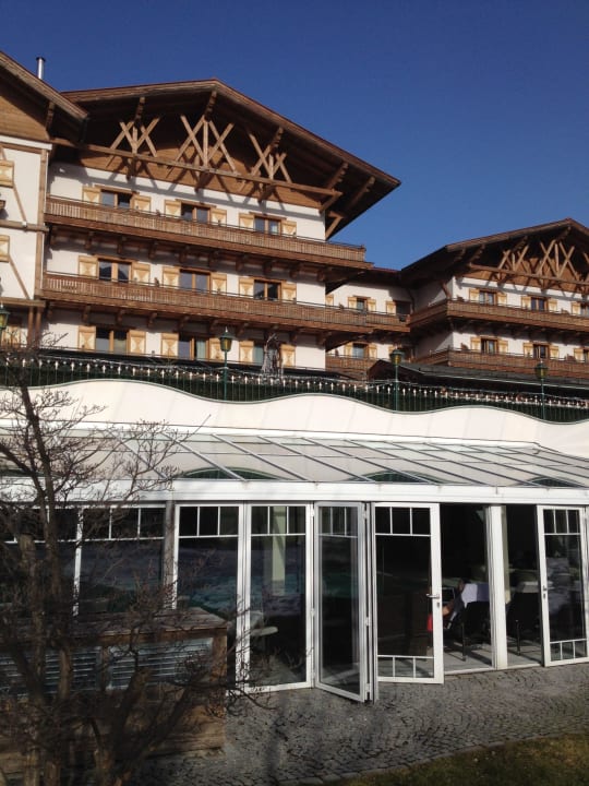 Widok na hotel i basen Hotel Oberforsthof