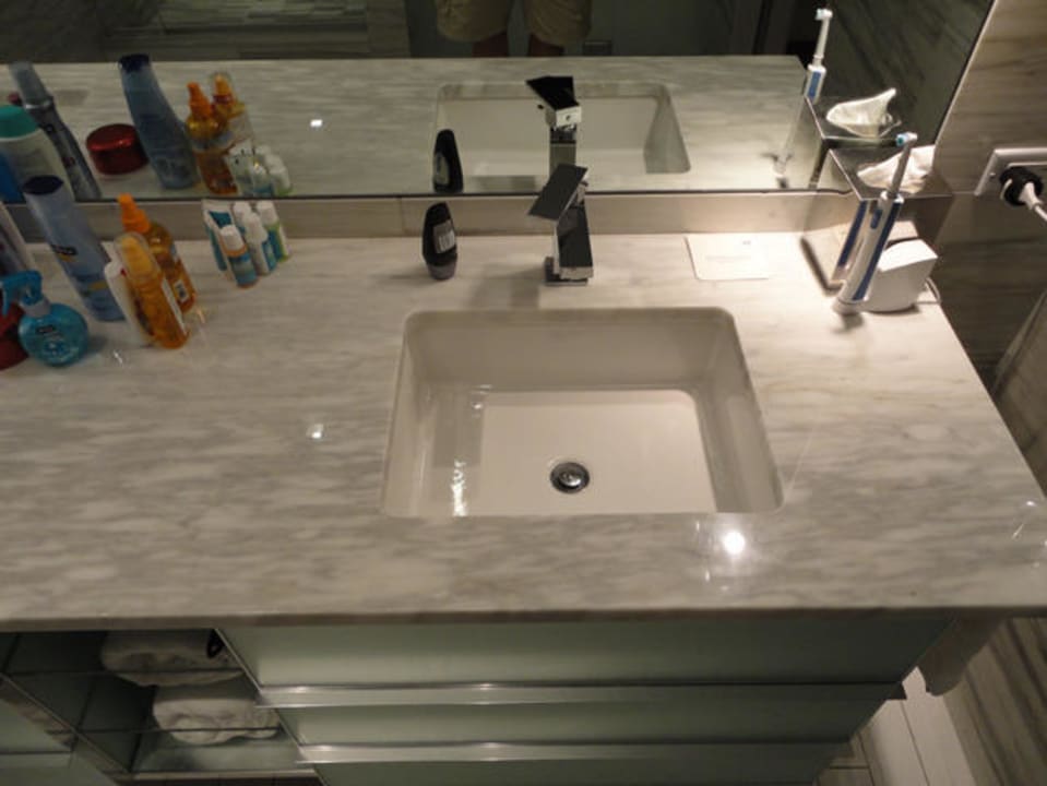 Suite 1111 W South Beach