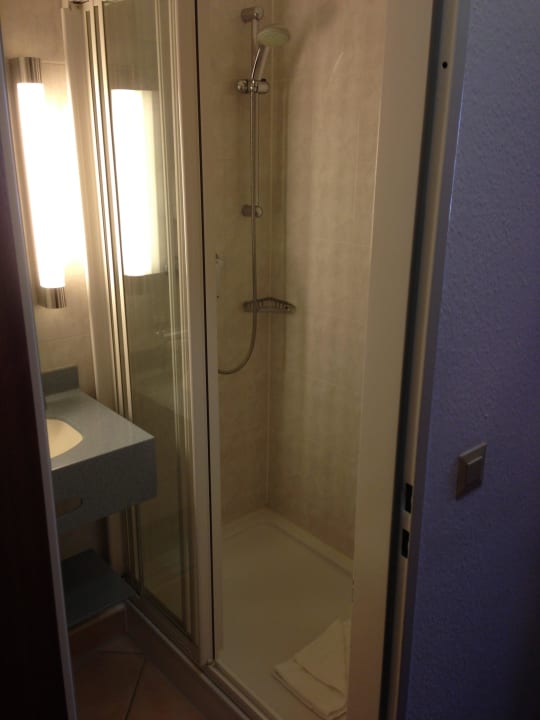 Bad rechter Teil Apartment-Hotel Hamburg Mitte