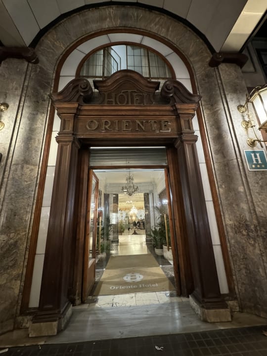 Außenansicht Hotel  Atiram Oriente