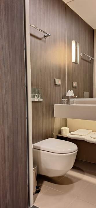 Zimmer MOXY Frankfurt Airport