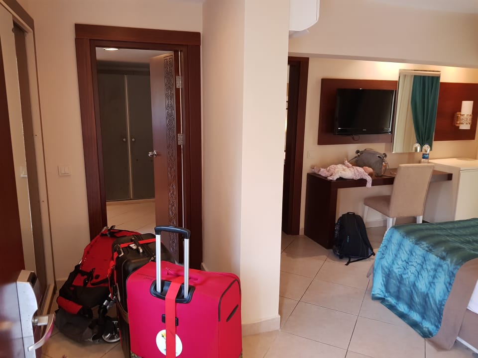 Zimmer Kamelya Aishen Club