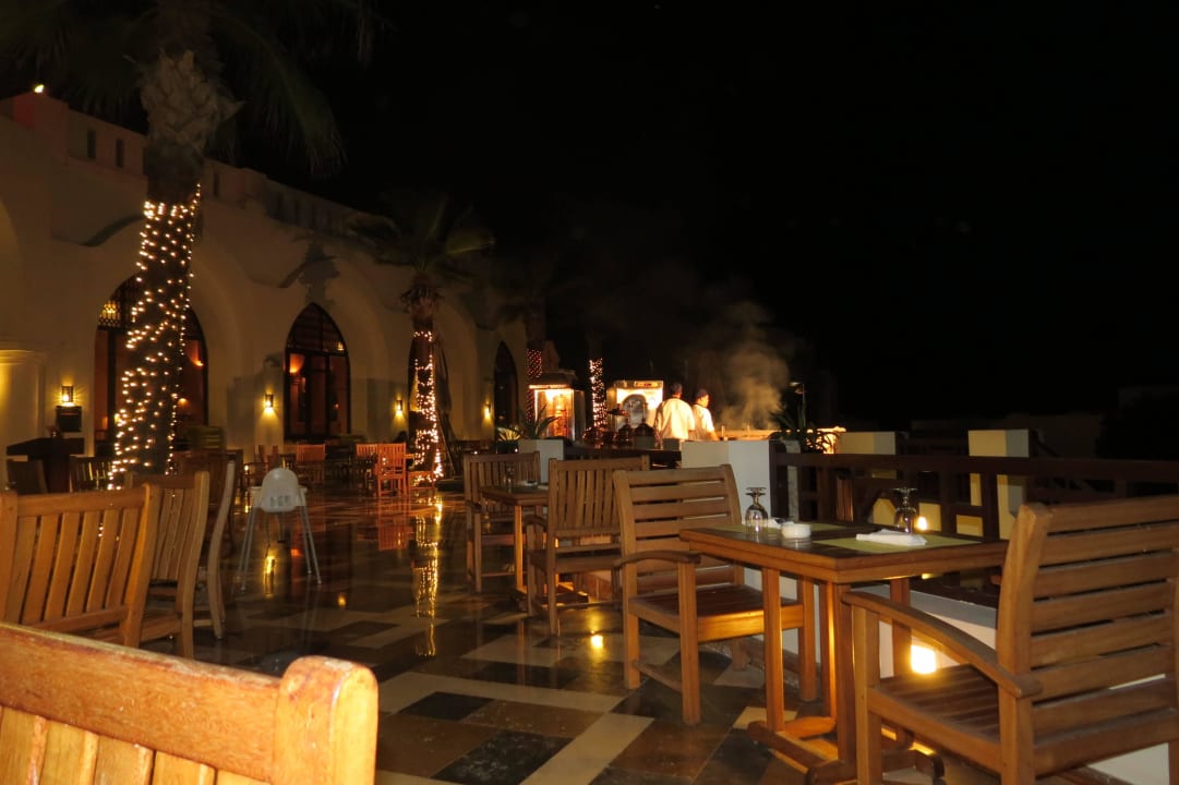Restaurant-Terrasse The Cove Rotana Resort