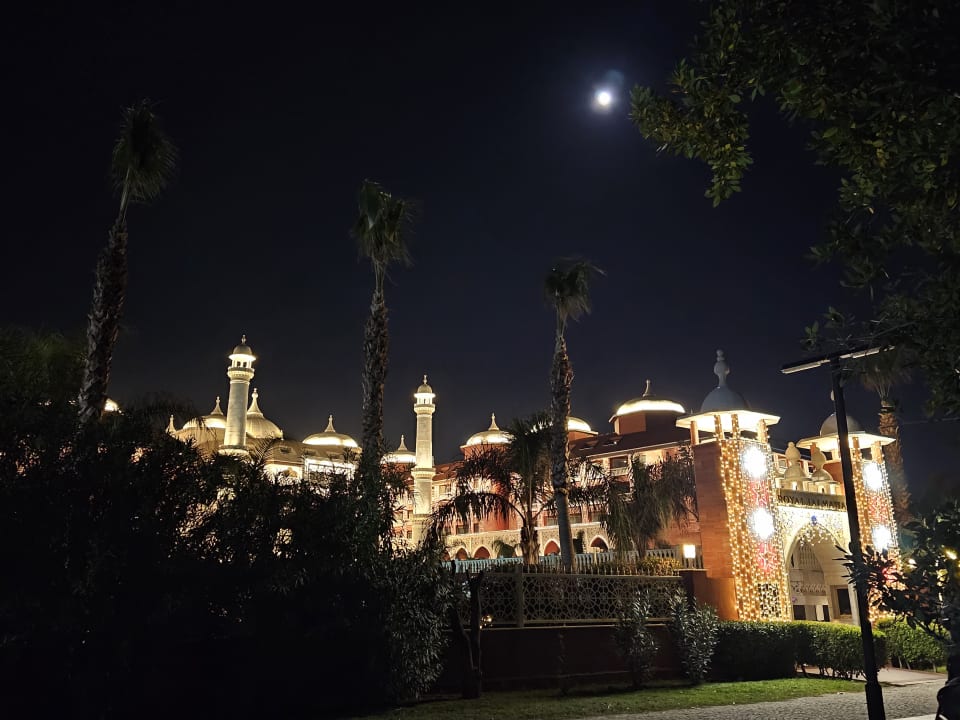 Außenansicht Royal Taj Mahal Hotel
