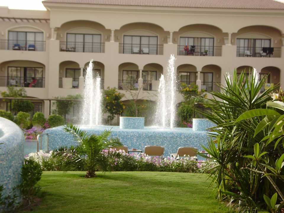 Eines der Restaurants JAZ Aquamarine Resort