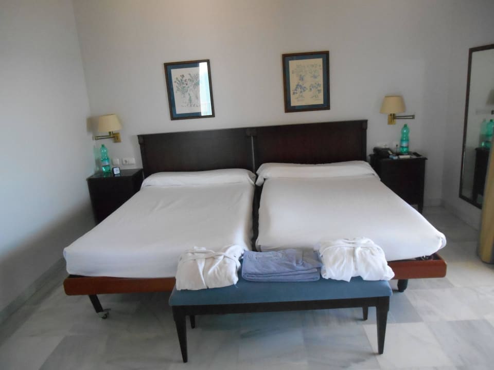 Schlafzimmer Hotel Duque de Najera