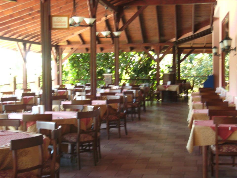 Außenterrasse Hauptrestaurant Club Grand Side