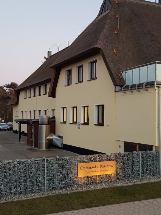 Außenansicht Ostseehotel Wustrow